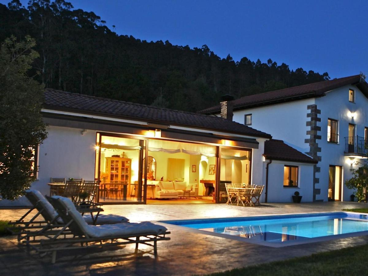 Impresionante Villa Entre Mar Y Montana La Cavada 外观 照片